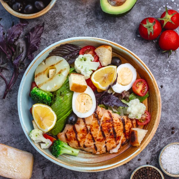 Keto-Friendly Cobb Salad with Avocado and Bacon Recipe